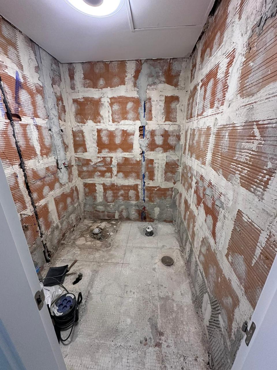 Demolición y fontanería